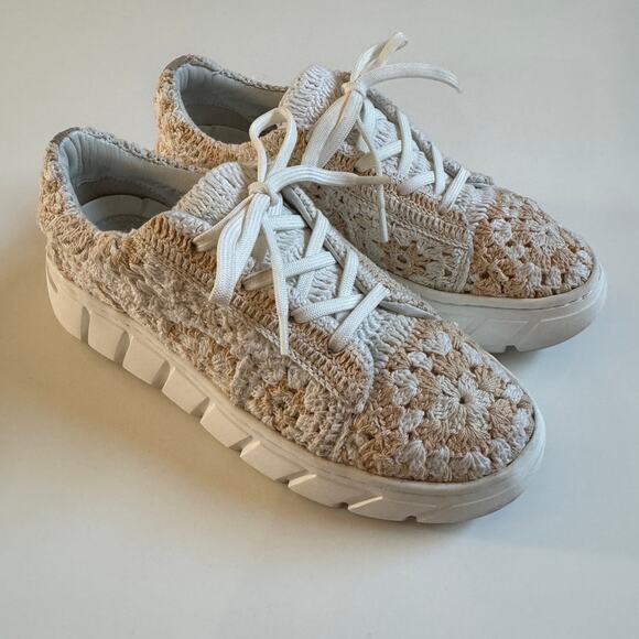 Free People Catch Me If You Can Crochet Lace Up Sneaker Platform Sz 7.5 EUC Boho - Picture 7 of 13